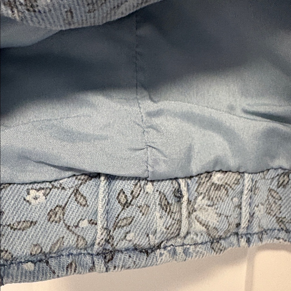 NWT [Cinq à Sept] Rowena Bouquet Floral Blue Denim Jean Button Vest Top Women’s - Picture 7 of 10